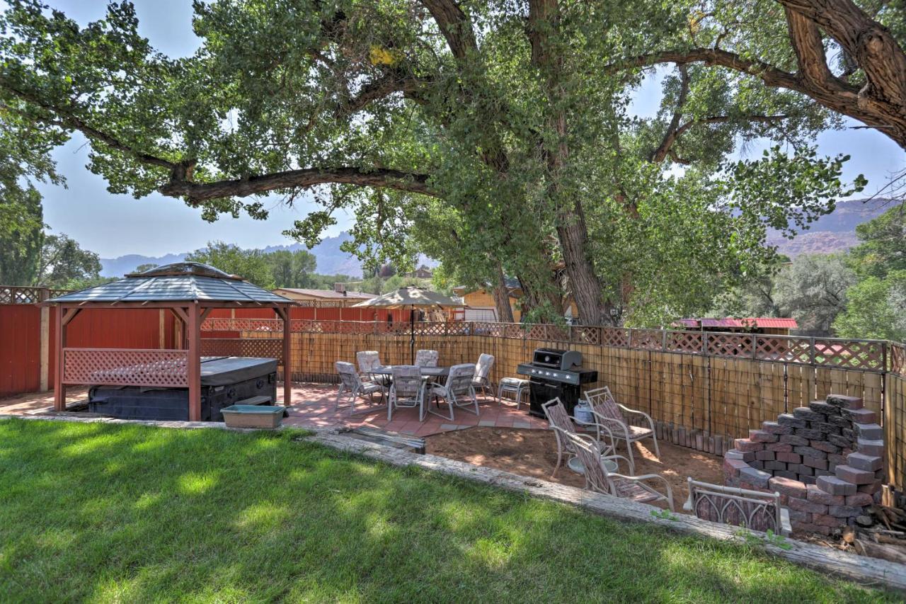 Rustic Retreat Moab Townhome With Grill And Fire Pit ภายนอก รูปภาพ
