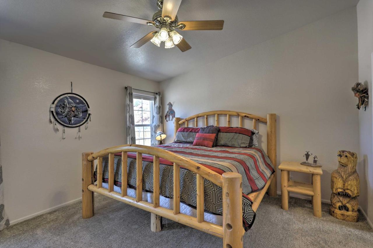 Rustic Retreat Moab Townhome With Grill And Fire Pit ภายนอก รูปภาพ