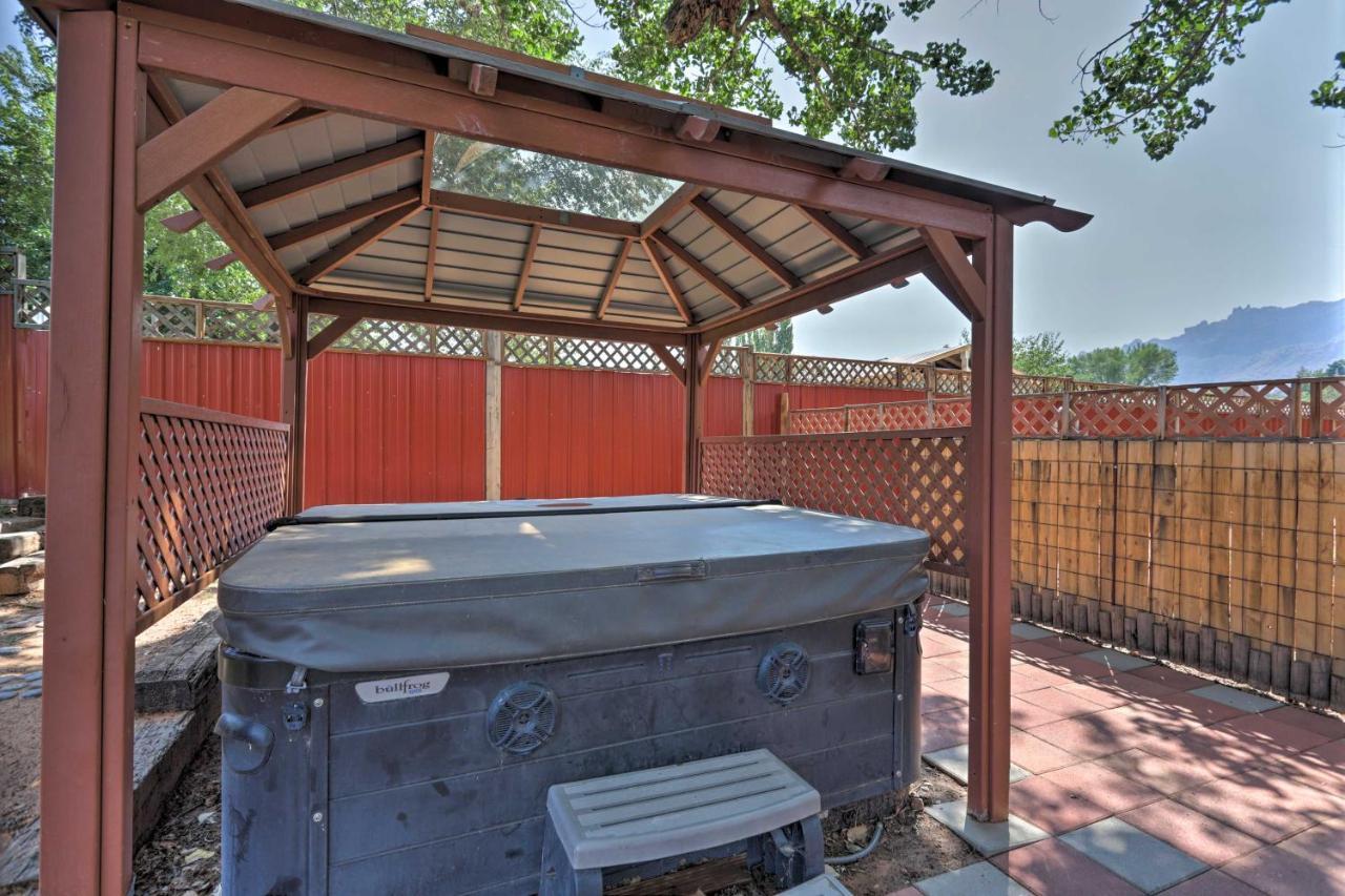 Rustic Retreat Moab Townhome With Grill And Fire Pit ภายนอก รูปภาพ