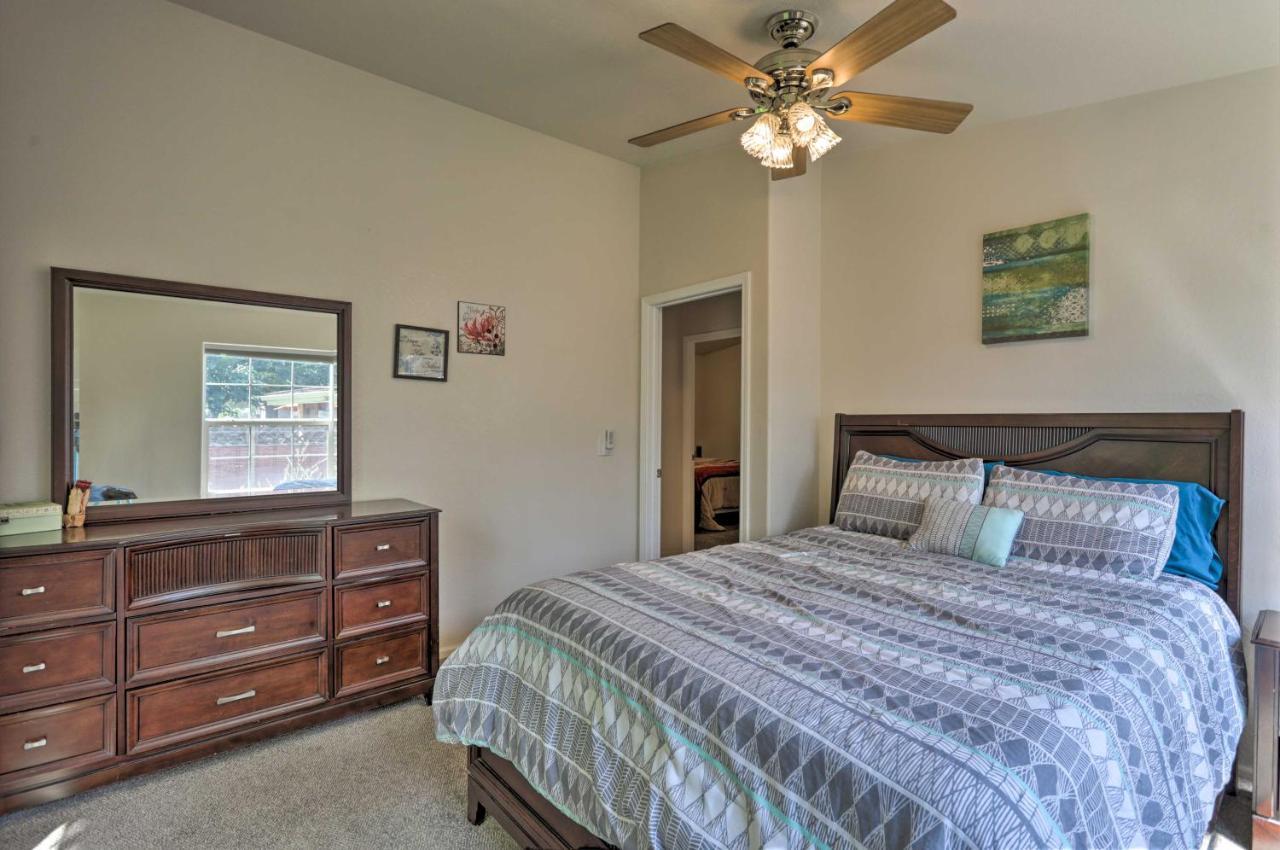 Rustic Retreat Moab Townhome With Grill And Fire Pit ภายนอก รูปภาพ